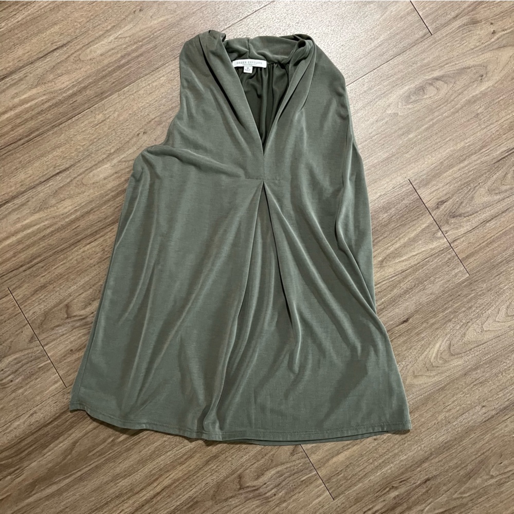 🦋2/$15🦋 Green Envelope Tank Top